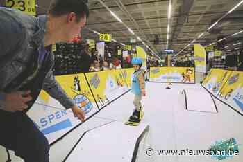 Decathlon Turnhout leert kleuters snowboarden