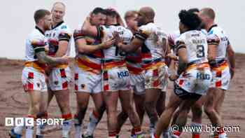 Bradford upset Cas as Salford & Giants go through
