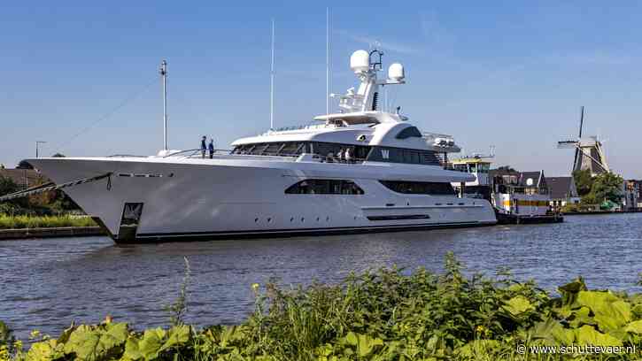 Feadship superjacht W in prijs verlaagd