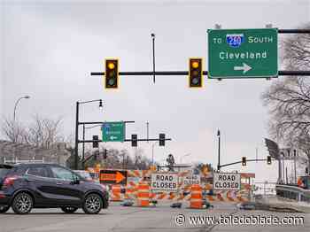 Detour starts on Navarre Avenue at I-280 in Oregon