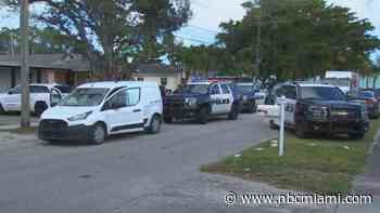 Suspect in custody after carjacking in Hollywood: Police