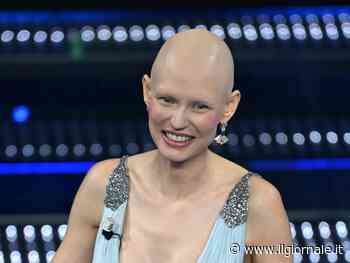 Bianca Balti, il messaggio dal palco di Sanremo: "Donne di grande esempio per gli uomini"