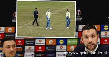 Zorgen bij Ajax om de gezondheid van de spelers: ‘Ik denk dat het veld nog slechter is dan in Sittard’