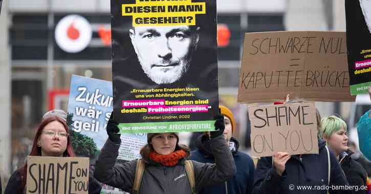 Vier von fünf Deutschen sehen gesellschaftliche Spaltung