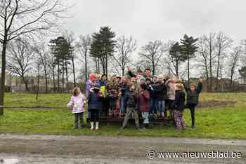 Leerlingen leggen mee voedselbos en pluktuin aan