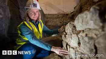 Beginnings of Roman London discovered in office basement