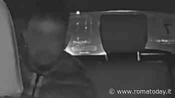 Rapinatore seriale di tassisti e corrieri, tre colpi in 30 giorni. Incastrato dai tatuaggi sul viso