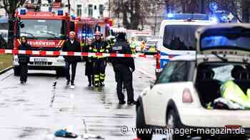 München: Auto fährt in Demonstrationszug der Gewerkschaft Verdi