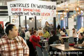 Armoedebewegingen voeren actie bij Tantwoord: “Wie al niets heeft, wordt te weinig gehoord en moet toekomen met twee keer niks”