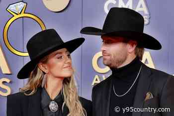 See Lainey Wilson’s Eye-Popping Engagement Ring [Pictures]