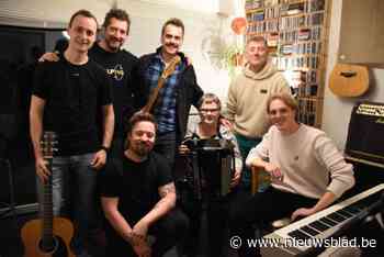 Onuitgegeven carnavalsband Akoestischj kleurt Zenne op Toer: “Wij zijn de vreemde eend in de bijt”