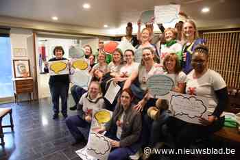 T-shirts en boodschappen als ludieke stakingsactie in Hof ter Veldeken