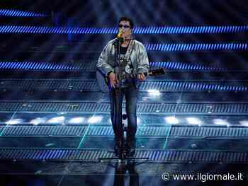 Sanremo, “Sono solo canzonette”: Bennato apre la terza serata | Diretta