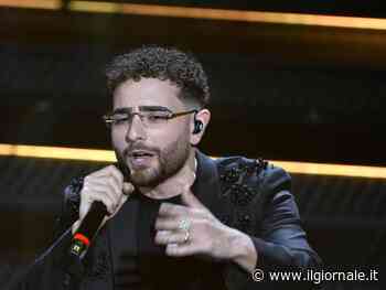 Ironia sui napoletani a Roccaraso, Rocco Hunt contro il DopoFestival: ecco cos’è successo