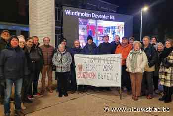 Dertigtal actievoerders krijgen steun van zowel meerderheid als oppositie in hun protest tegen twee nieuwe windmolens in Brecht