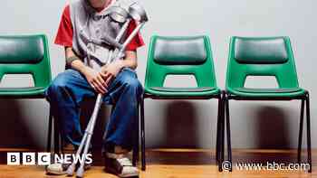 Thousands wait more than day in A&E for beds