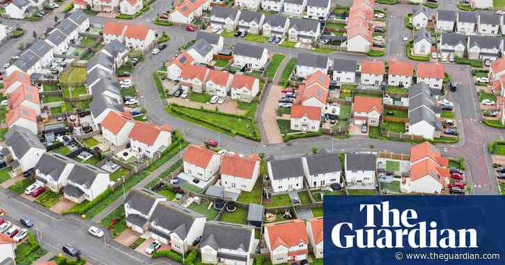 Boost for UK borrowers as Santander ‘fires starting gun’ on mortgage price war