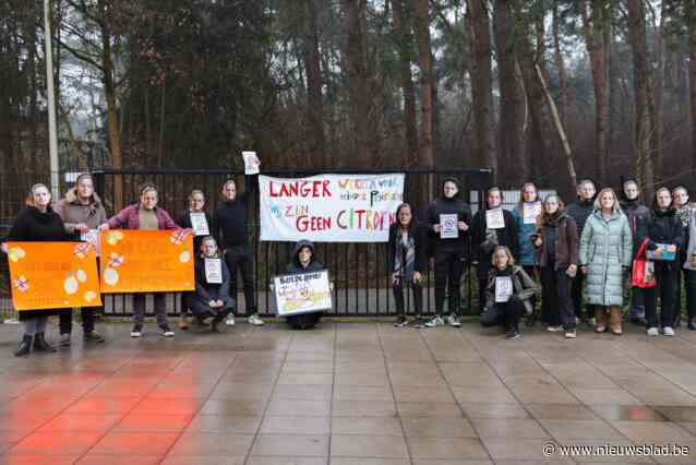 Leerkrachten GIBBO Galbergen voeren op ludieke wijze actie tegen nieuw regeerakkoord