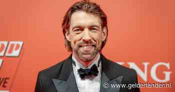 Mattie Valk haalt valentijnsgrap uit met luisteraars en wacht ze op in café