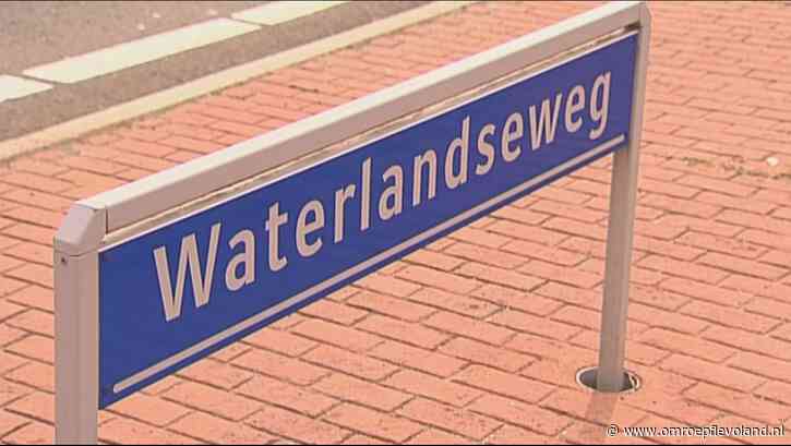 Almere - Waterlandseweg weer open na ongeluk met vrachtwagen