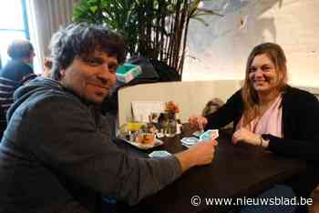 In deze brunchbar speel je gezelschapsspelletjes op Valentijn: “De verliezer betaalt de rekening”