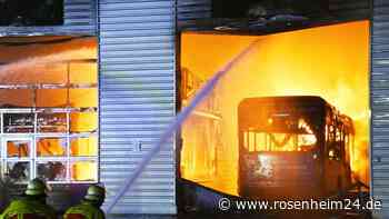 Millionenschaden direkt neben Ikea - Bushalle fackelt bei München ab