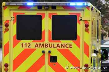 Drie gewonden bij zware botsing op steenweg