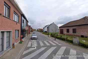 Fietsster gewond na smak tegen paaltje