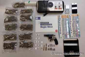 Politie vindt revolver en drugs bij dealer op Linkeroever