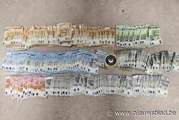 Politie vindt aanzienlijke hoeveelheid drugs en geld bij huiszoekingen