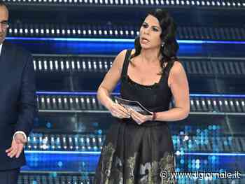 Sanremo, Cucciari scatenata. Tony Effe in scena con un foulard | Diretta