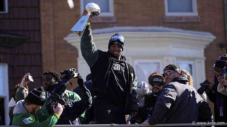 Philly fans celebrate Eagles with Super Bowl parade on Valentine's Day