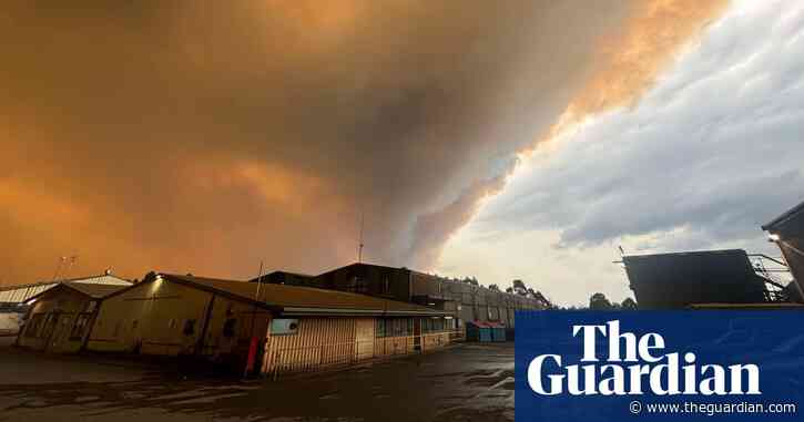 Tasmania fires destroy huge swath of wilderness and could ‘burn for weeks’