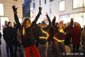 Gemeinsames Tanzen gegen Gewalt an Frauen