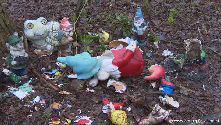 Zeewolde - Kabouteropa: "kabouters in het bos, het kan niet in Zeewolde"