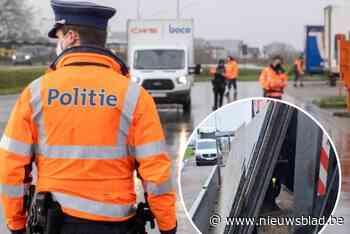 Voertuig overladen? 1.800 euro boete: politie controleert op correct vastmaken van lading aan carpoolparking