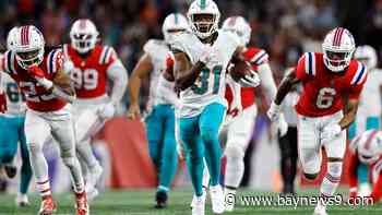 Dolphins release running back Mostert, 2 other veterans