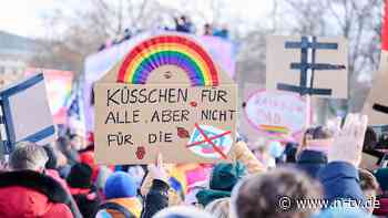 Bundesweiter Winter-CSD: Tausende demonstrieren für Rechte queerer Menschen