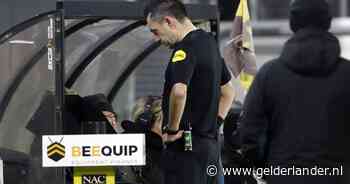 Higler licht penaltymoment bij NAC-Feyenoord toe: ‘Protocol geeft mij de kans zelf naar scherm te gaan’