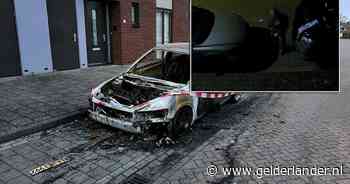 Autobranden in Terborg, beelden van verdachte gaan rond in buurtapp, zie hier de beelden