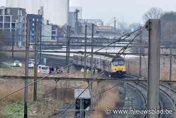 Treinverkeer ligt twee uur lang stil nadat machinist noodstop maakt voor “persoon op de sporen”