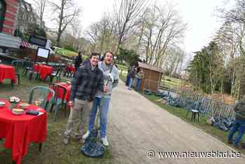 108 kersverse koppeltjes halen liefdesboom op: “Een bekroning van ons huwelijk”