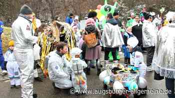 Gaudiwurm in Biberach: Kostüme, Musik und gute Laune trotz frostiger Temperaturen
