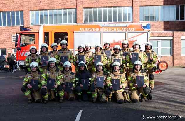 FW-GL: Erfolgreicher Abschluss der Truppmannausbildung bei der Feuerwehr Bergisch Gladbach