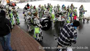 Fasnet in Schömberg: Buntes Treiben unter dem Narrenbaum