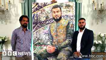 Artist portrays 'awe-inspiring' TfL worker