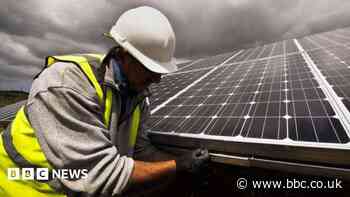 Planners back solar farm near airport