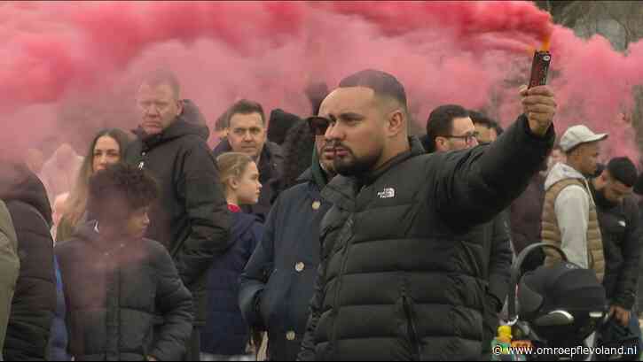 Lelystad - Eerbetoon aan overleden vrijwilliger Clark Romijn bij Lelystadse voetbalclub