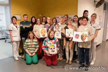 Mensen met jongdementie maken portretten voor Vitaz-patiënten