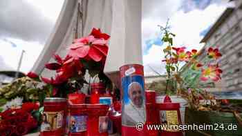 Papst muss länger in Klinik bleiben